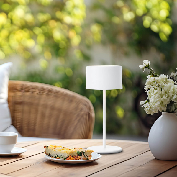 Brilliant Helio LED Tischleuchte LED 21cm 2W Warmweiß Weiß USB G60181A05