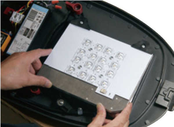 Dotlux 3283-040135 LED-Strassenleuchte BELUGAmini 73W 4000K SKI ohne Mastaufnahme