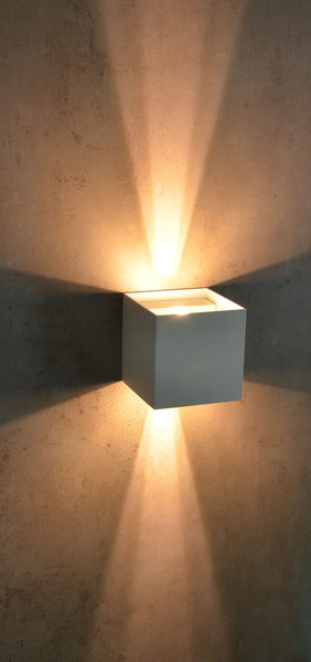 e2 LED Außenwandleuchte Qube up&down 7W CCT warm-/neutral-/tageslichtweiss 3000K/4000K/6000K IP65 Weiß Aluminium 10x10cm