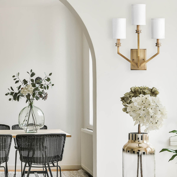 Elstead Moore  Wandleuchte E14 3-fach Heritage Messing mit Leinenschirm elfenbeinfarben Weiß