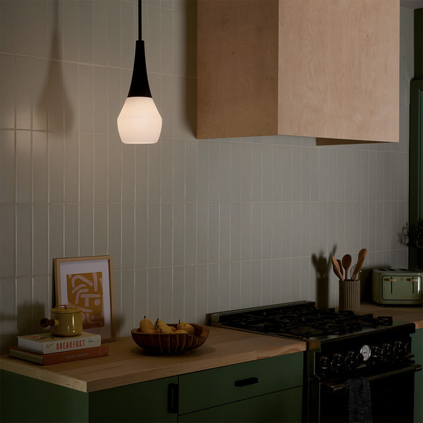 Elstead Deela Pendelleuchte E27  Schwarz Opalglas