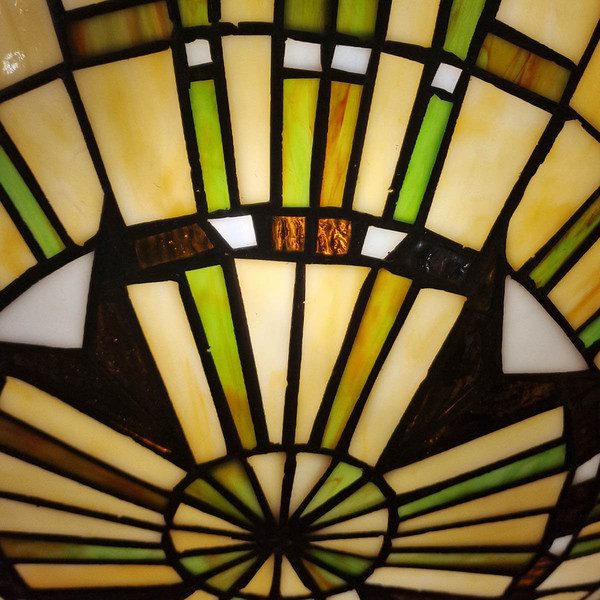 Elstead Reed Deckenleuchte E27 2-fach Valiant Bronze und Kunstglas-Schirm Kunstglas