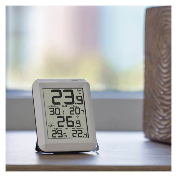 Emos Digitales Thermometer mit kabelgebundenem Außensensor Min/Max-Anzeige E0422