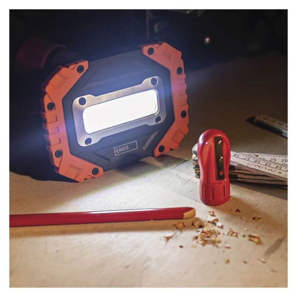 Emos LED Arbeitsleuchte 700lm Schwarz-orange 14,5x10,5cm P4113