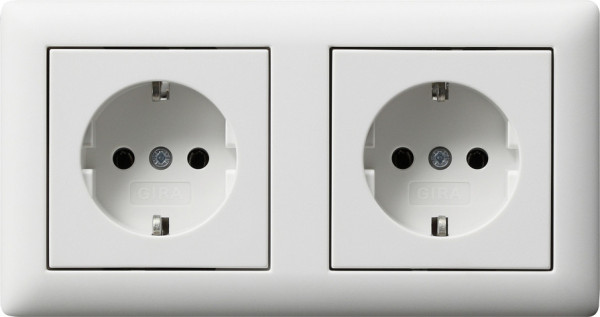 Gira 479304 SCHUKO-Steckdose 2-fach verdr. + Rahmen Standard 55 Reinweiß m