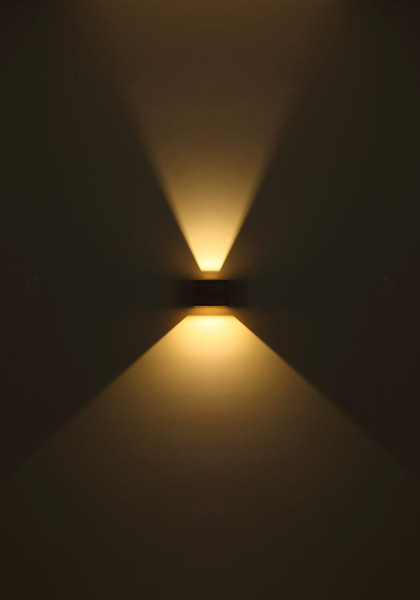 Globo LED Wandleuchte Alina 8W warmweiss Holzoptik dunkel MDF 13x10cm