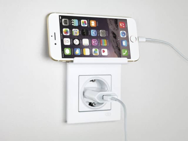 Gunsan Eqona Pratic Steckdose Unterputz Weiss mit Handy-Halterung