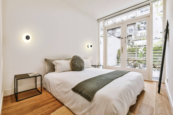 Helestra SAPO LED Wandleuchte 8W dimmbar 90Ra warmweiss Mattschwarz Aluminium Opalglas weiß