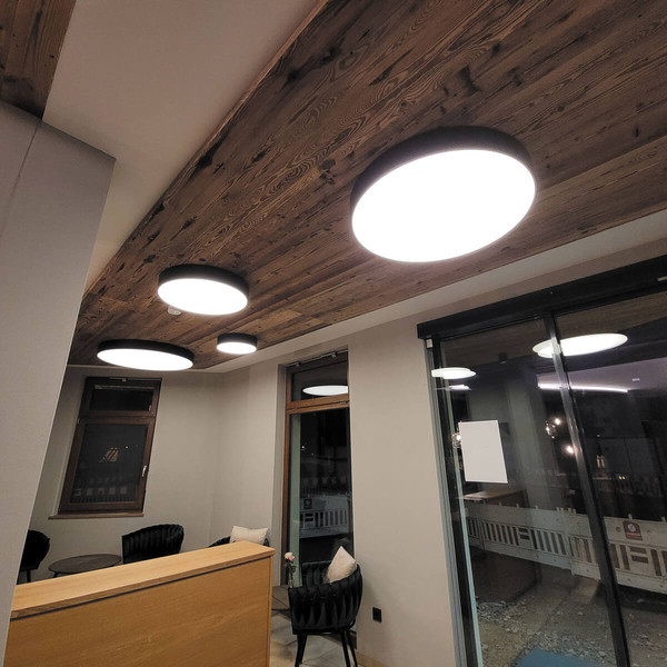 Isoled LED Deckenleuchte UGR<19 2H, schwarz, 60W/70W, IP44, DN800, ColorSwitch 2700/3000/4000K, dimmbar 117501