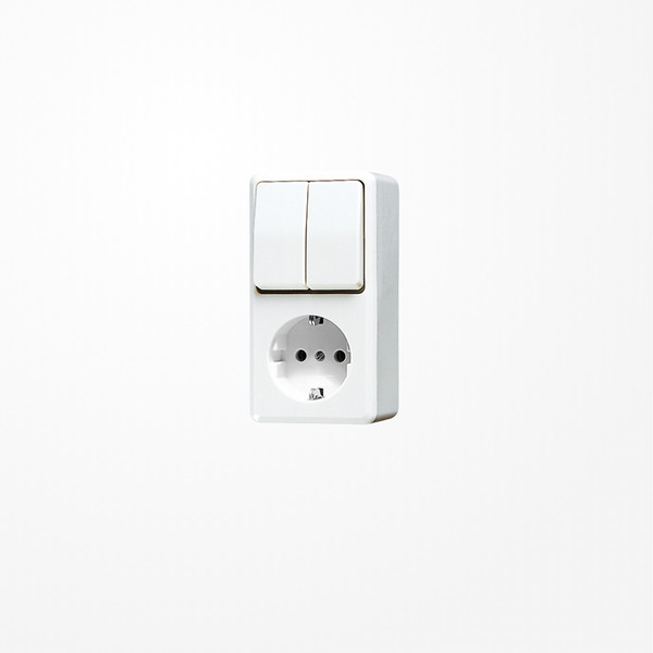 Jung 675AWW SCHUKO-Steckdose 16 A 250 V ~ mit Serienschalter 10 AX 250 V ~, AP 600, alpinweiß