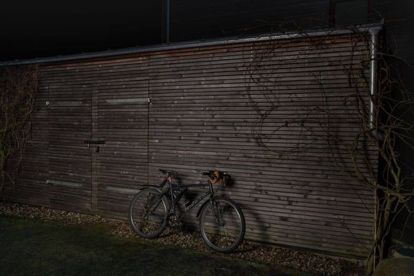 LEDVANCE LED Endura Pro Spot Sensor LED Fluter Weiss 8W 750Lm 4000K IP55 4058075228863