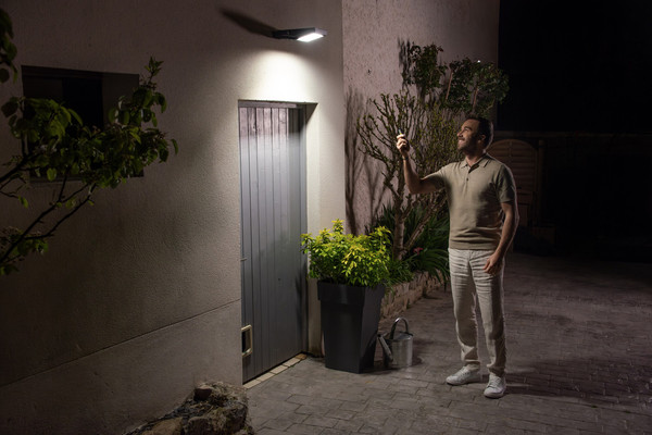 OSRAM LED Aussen-Strahler ENDURA FLOOD Solar Sensor Neutralweiss 4099854429477