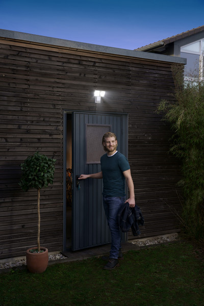 OSRAM LED Aussen-Wandleuchte ENDURA PRO SPOT SENSOR 16W 4000K IP55 White Neutralweiss 4099854451836