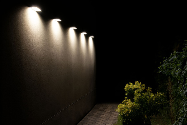 OSRAM LED Aussenleuchte Endura Style Solar Bricklume Sensor Wide Dark Gray Warm weiß 4099854455858