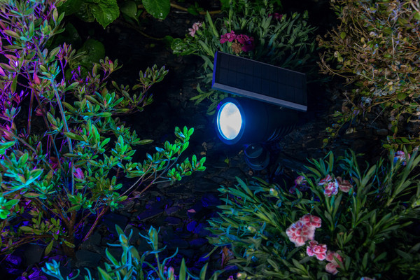 OSRAM LED Aussenleuchte Smart+ Solar Spot Multicolor RGB + TW Dimmbar Tunable White 4099854474477