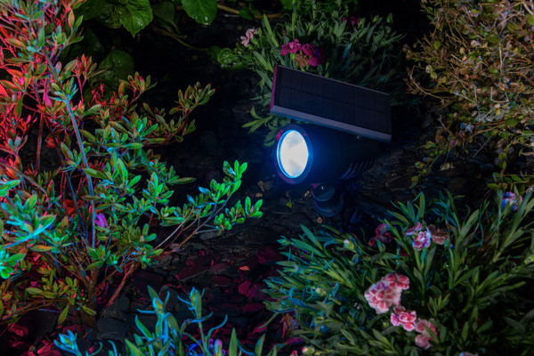 OSRAM LED Aussenleuchte Smart+ Solar Spot Multicolor RGB + TW Dimmbar Tunable White 4099854474477