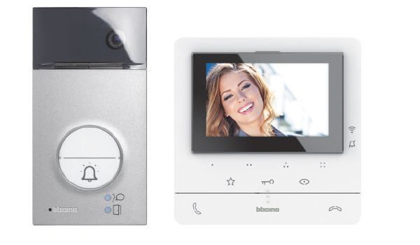 Bticino Video-Set Classe 100X16E mit WLAN-Anbindung, Weitwinkelkamera, 7-Zoll Touchscreen, erweiterbar auf Ein-/Zweifamilienhaus, 364932