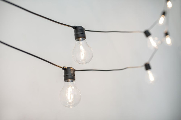 NewGarden ALLEGRA Solar LED Lichterkette + Akku schwarz für Balkon und Garten E27 Innen & Außen IP44