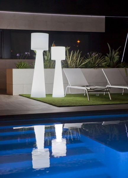 NewGarden GRACE 140 LED Stehleuchte 140cm dimmbar + Akku, Fernbedienung Innen & Außen IP65