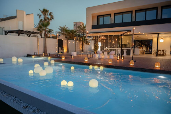 NewGarden BULY 20 LED runde Solar Terrassenleuchte im Kugel-Design 20cm Innen & Außen IP65