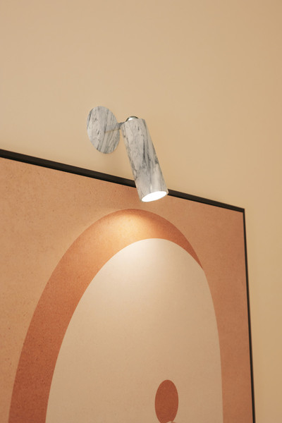 Newgarden Roll 4 Akku Marmor-Optik Wandleuchte, Montage ohne Bohren, warmweißes Licht, USB-Ladekabel ø4,5x12 cm