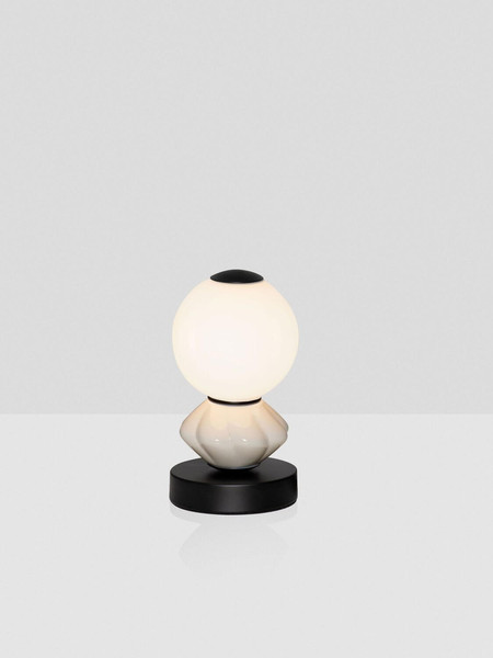 Nova Luce LED Tischleuchte Pallina dimmbar 6W warmweiss 3000K Schwarz Opal Hellgrau Glas Metall Ø12cm 9009307