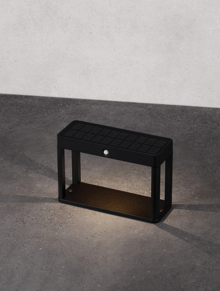 Nova Luce LED Solar-Sockelleuchte Berni 2W warmweiss 3000K Bewegungsmelder IP65 Schwarz Aluminium 15,5cm 9030565