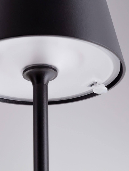 Nova Luce LED Akku-Stehleuchte Persea dimmbar 2W warmweiss 3000K USB IP54 salzwasserfest Schwarz Aluminium 115cm 9030625