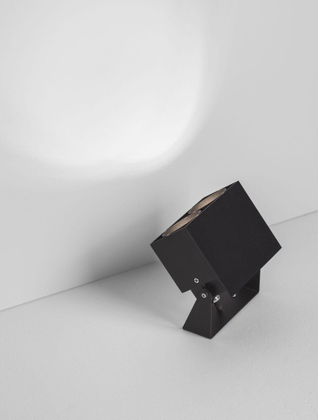 Nova Luce LED Akzentleuchte Ander schwenkbar 10W CCT warm-/neutralweiss 3000/4000/5000K IP65 Schwarz Aluminium 16,5x13,5cm 9050702