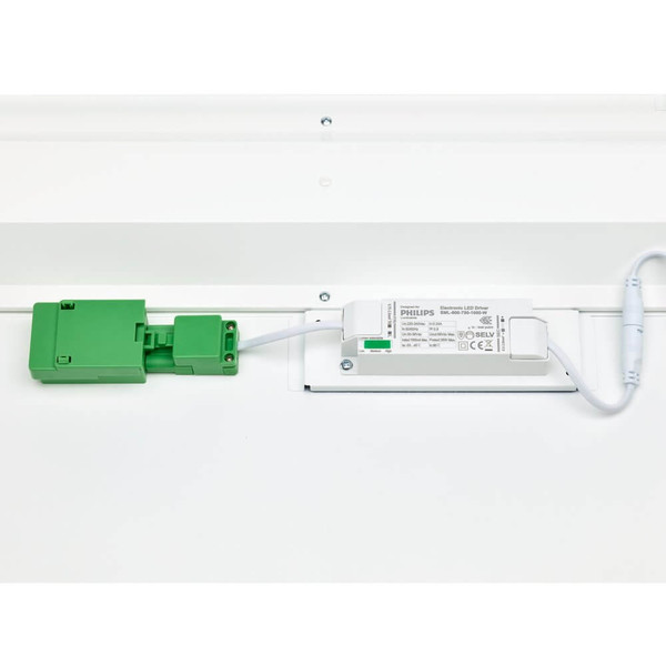 Philips LED Anbauleuchte CoreLine 120x20cm 23-38,5W 3600-6000lm Neutralweiss 4000K UGR19 IP44 8720169764224
