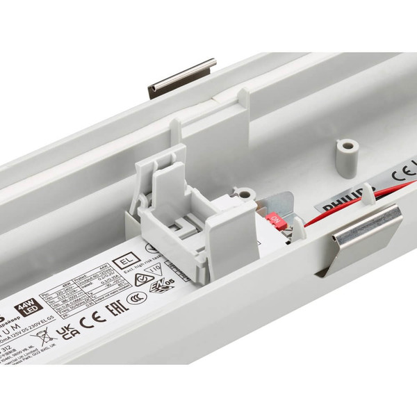 Philips LED Feuchtraumleuchte CoreLine Gen3 150cm 21,5-37,5W 3300-5800lm Neutralweiss 4000K IP66 8721103390059