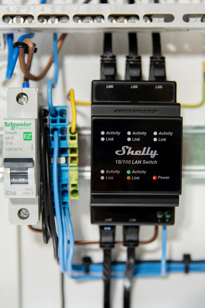 Shelly LAN Switch - Ethernet Switch für DIN-Schiene 5 Ports 10/100Mbit