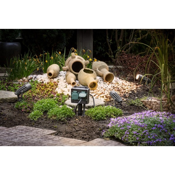 SLV 227001 4-Fach Gartensteckdose mit Erdspieß IP44 1,4m Zuleitung